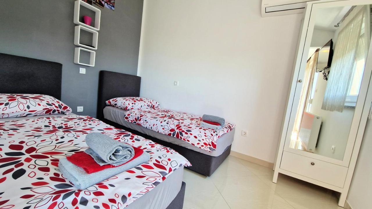 Apartments Pinezić Skrbčići Exterior foto
