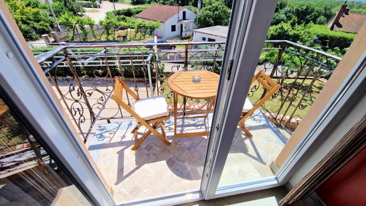 Apartments Pinezić Skrbčići Exterior foto